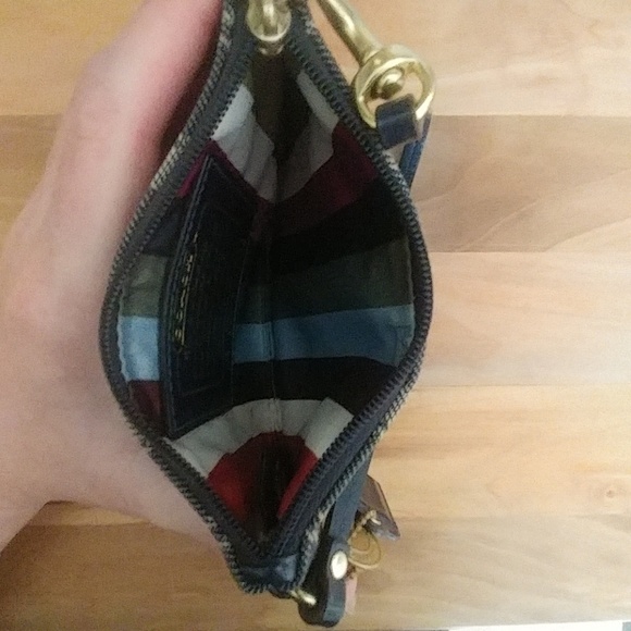 Coach wristlet - Picture 4 of 4